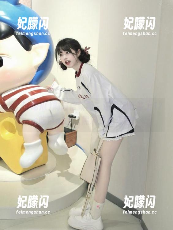 刷微信新闻，还不如赶紧上17c吃瓜app，黑料速递来啦！