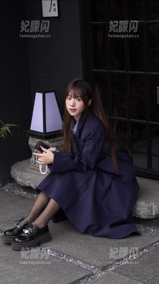 17吃瓜网址上线，在线八卦愈演愈酣，兰小花来打酱油！
