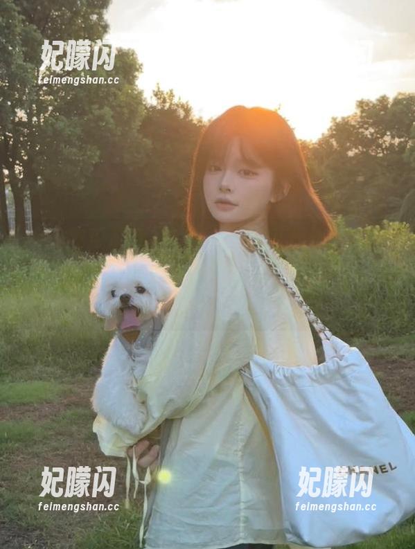 17吃瓜群众 收藏‘17吃瓜群众’的每一次热议,让我觉得自己时刻都在热点边缘!
