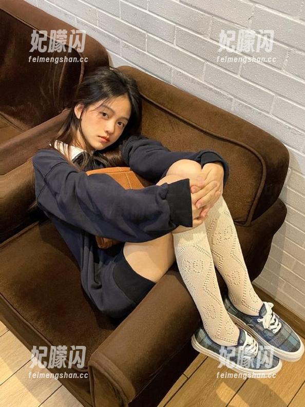 尝试在安卓上入驻51吃瓜fun，结果和我的手机一样“卡”