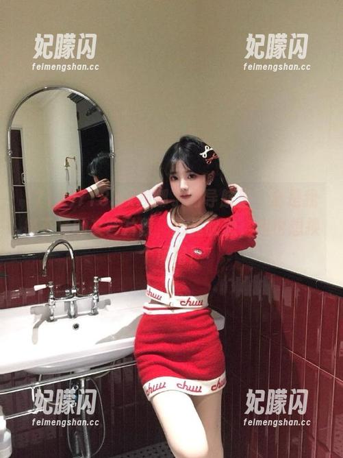 718.sx换哪了的导航里，全是我搞不懂的文艺片段，心里暗想，咱也想换个风格！