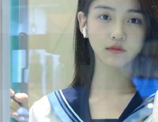 718娱乐：我一边观看，一边想，今晚的披萨是不是该加点什么呢？