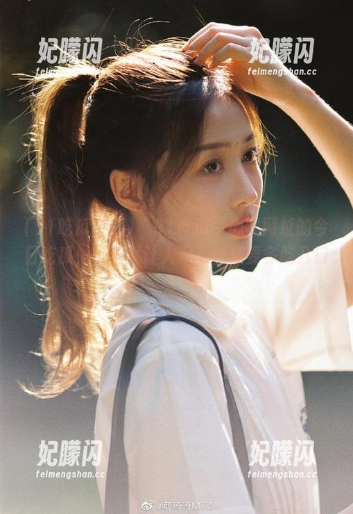 91吃瓜中心 “91吃瓜中心”网址的今日吃瓜,一看就让人忍不住想要多吃几口!