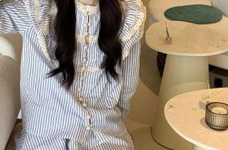 这位奇女子发了个www51链接，结果大家都被吸引过去了。我也是。