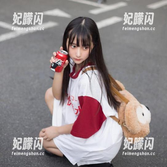 视频主角看上去心情不错，zztt21，这种状态太会演了！