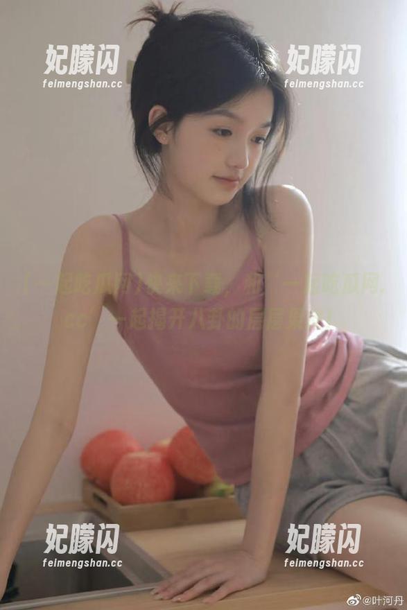 快来下载，和‘一起吃瓜网.cc’一起揭开八卦的层层果皮！