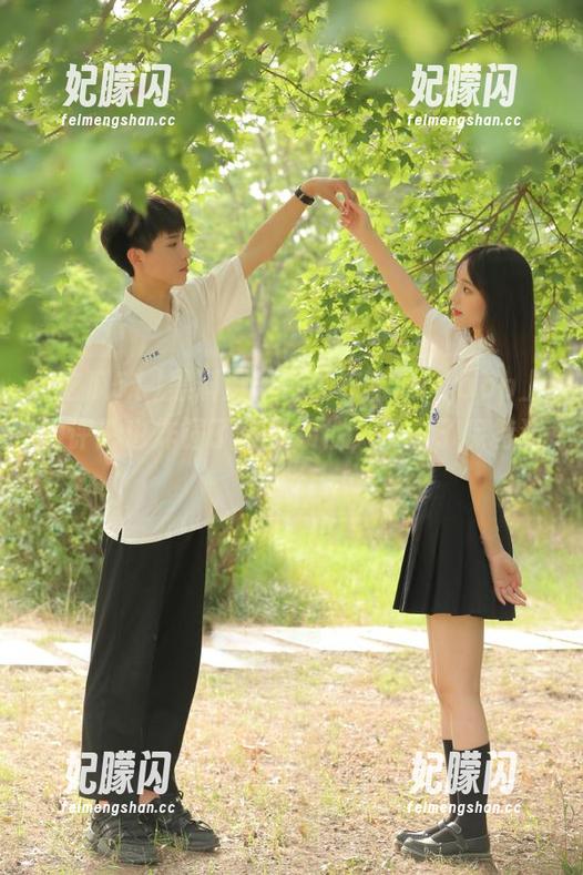 吃瓜51 黑料满天飞,连吃瓜51app上的评论也炸锅了,兄弟们,别忘了保持清醒哦!