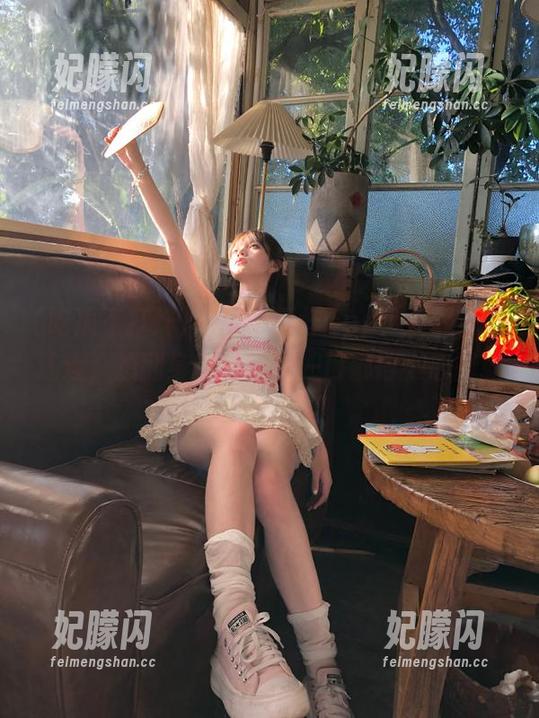 吃瓜不打烊app：在线黑料连连，想翻身的时候咬一口都得小心翼翼。