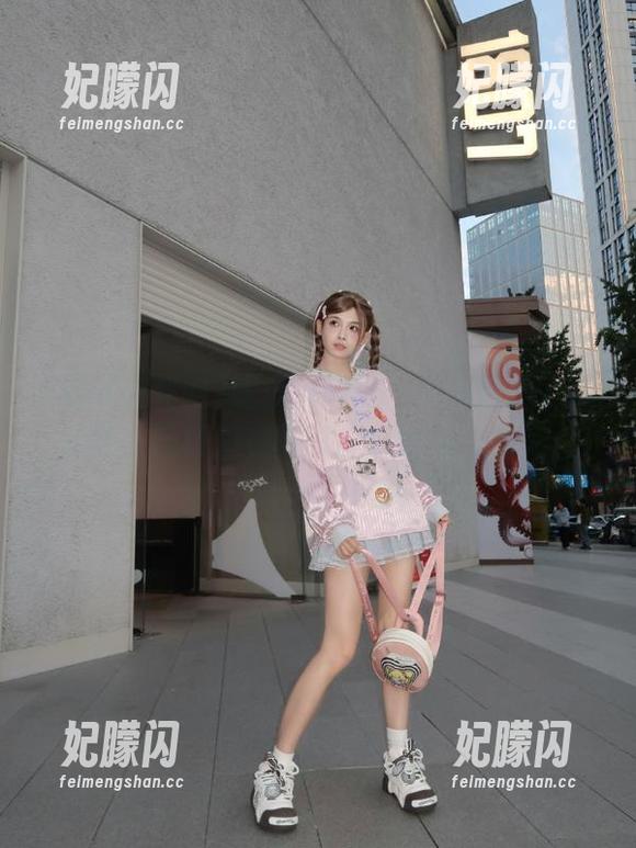 吃瓜福利网：分享我的八卦体验，已横躺在沙发等瓜收割者上线！