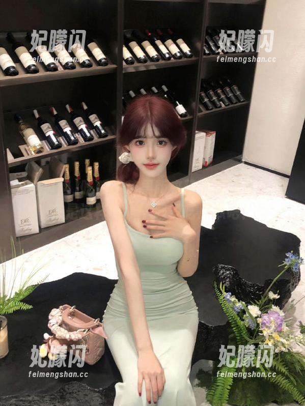 吃瓜网苹果版来了：顾客女儿原来是这样的，干脆多吃点瓜吧！