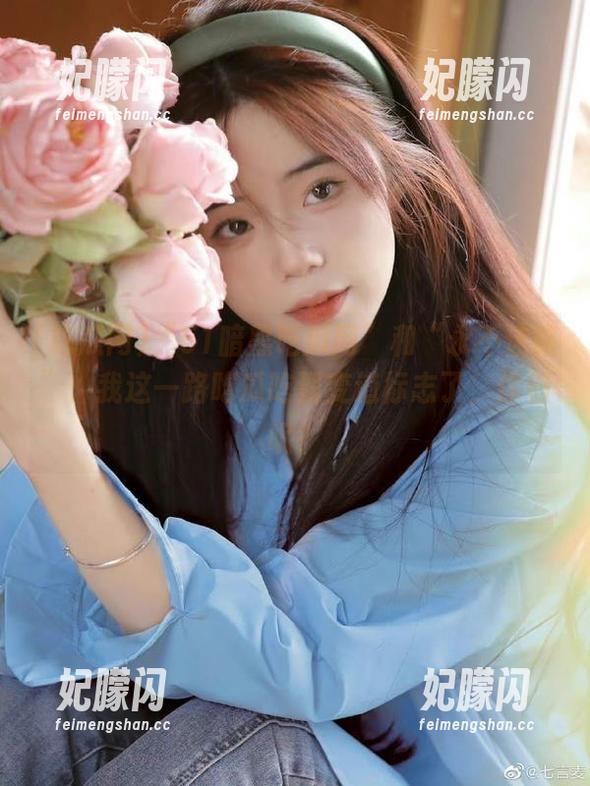 “51暗黑吃瓜网”和“永不迷路”：我这一路吃瓜吃到变道标志了，你们呢？