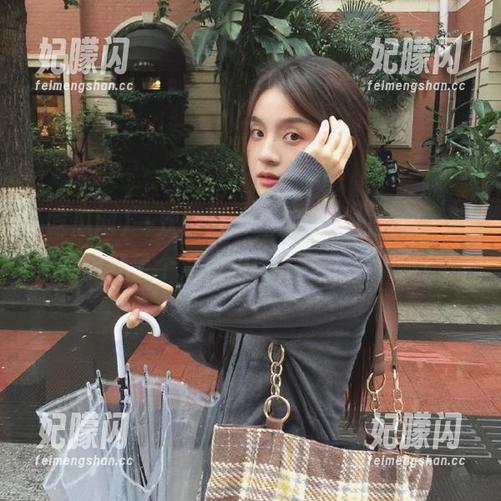 一次点开“吃瓜网”的入口，简直像开了个潘多拉盒，停不下来啊！