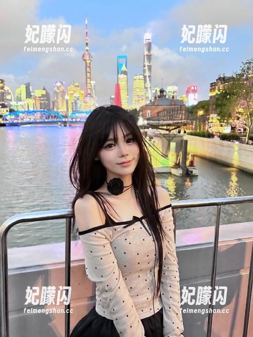 尝试在“吃瓜网”网站上搜索，心里总是期待着惊喜，但大多是惊吓吧……