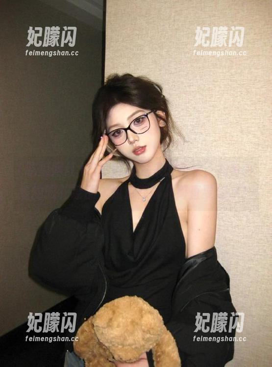 吃瓜网红 吃瓜网红发来的链接,抖音在线的眼花缭乱,焦点在哪儿简直要划水!