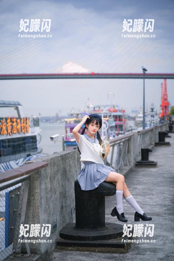 海角吃瓜大集合：分享那些意想不到的黑料瞬间，让人不要太心疼眼泪！