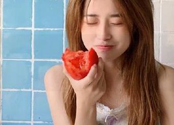 黑料直达，海角吃瓜怼死无数吃瓜群众的精彩时刻！
