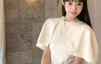 网曝吃瓜的入口，我的表情就和‘吃瓜群众’一样，傻傻的等八卦上演！