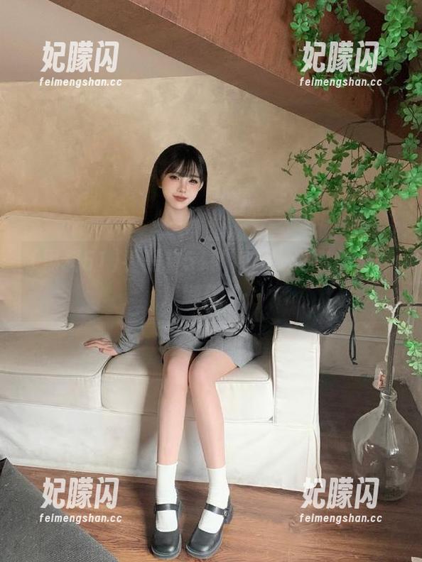 看黑料51的视频，语气都跟着戏剧化了…
