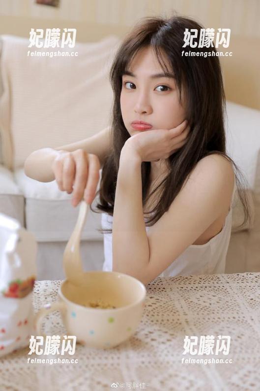 永不迷路，zztt668.su黑料不打烊！说好的网页之旅，走着走着就变成了看八卦的迷宫。