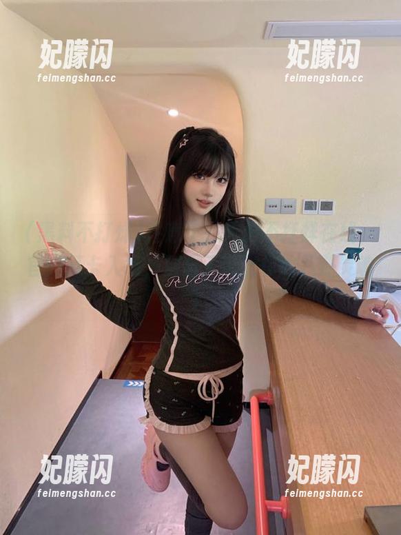 黑料不打烊 注意了,黑料不打烊在线,官网打卡入场,别忘了带上你的八卦灵魂!