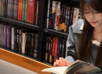 iOS用户如何在黑料正能量官网里追逐小道消息？一言不合就晒黑屏幕！