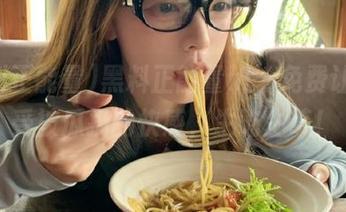 黑料正能量hl，免费让你感受被瓜扔的快感，生吃生草！