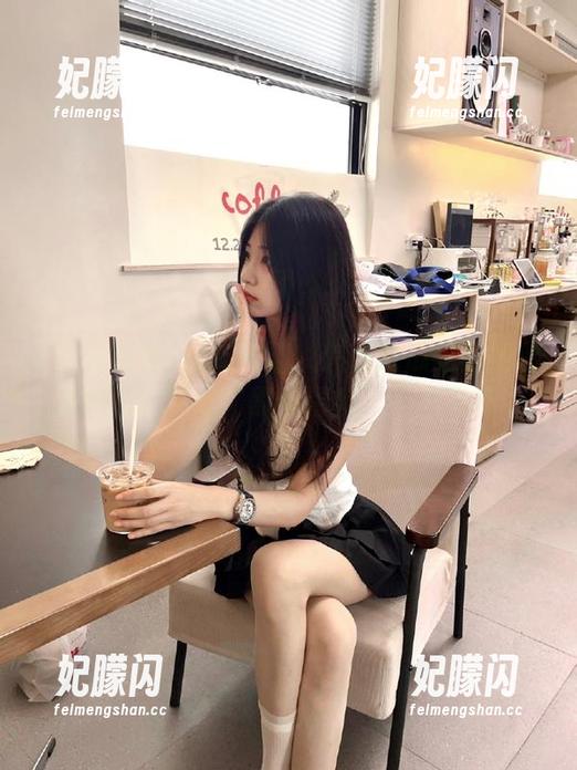 想知道别人怎么把瓜吃得如此痛快吗？快来“黑料福利”分享绝技！