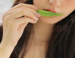 这“黑料福利网”发布的内容，是冲我这种吃瓜群众来的吧，真是太狠了！