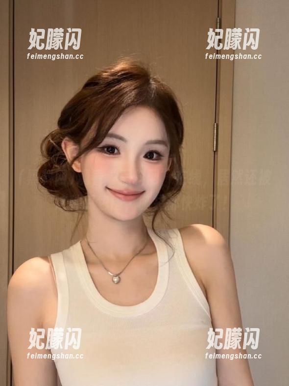 观看“黑料网”在线，居然还被这种瓜包围，脑袋都快炸了！